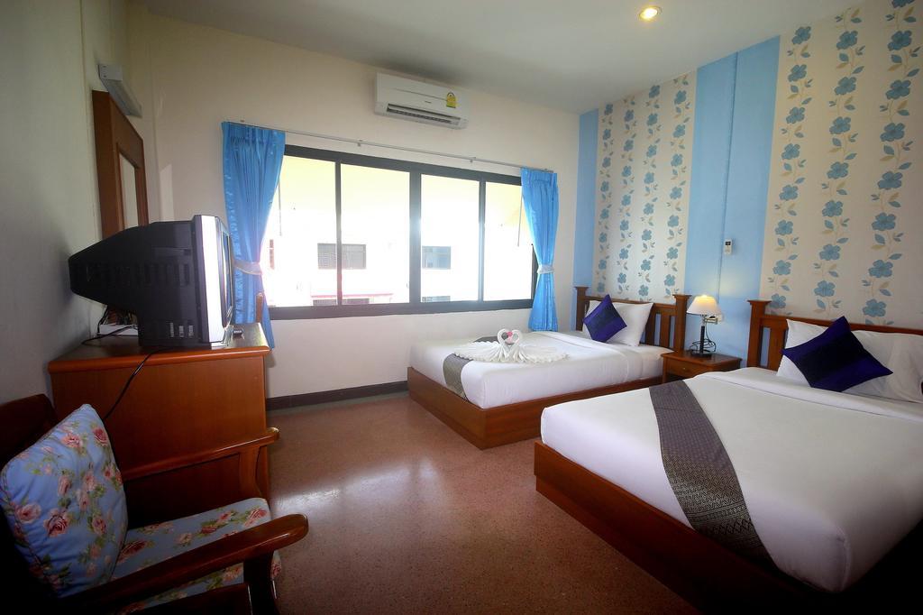 Myplace@Surat Hotel Сурат Тхани Екстериор снимка