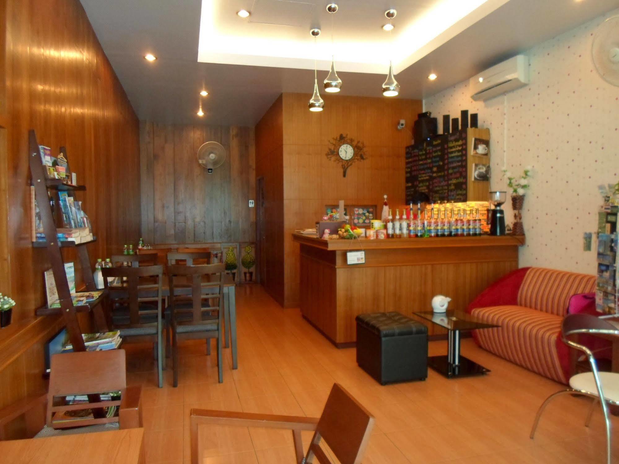 Myplace@Surat Hotel Сурат Тхани Екстериор снимка